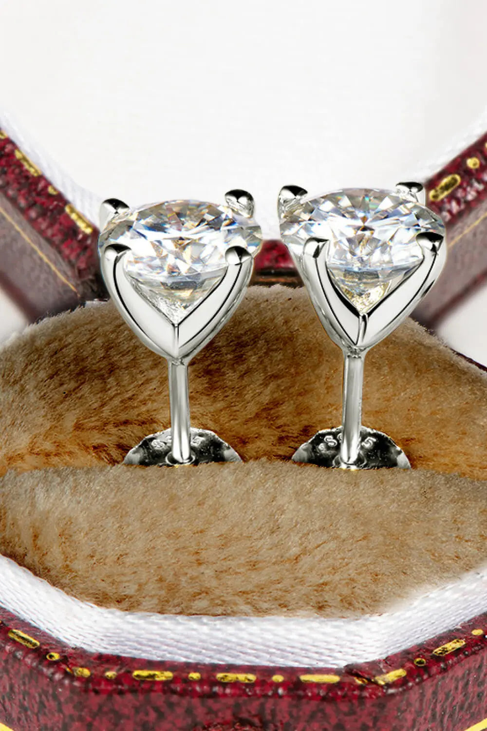 925 Sterling Silver 1 Carat Moissanite Stud Earrings