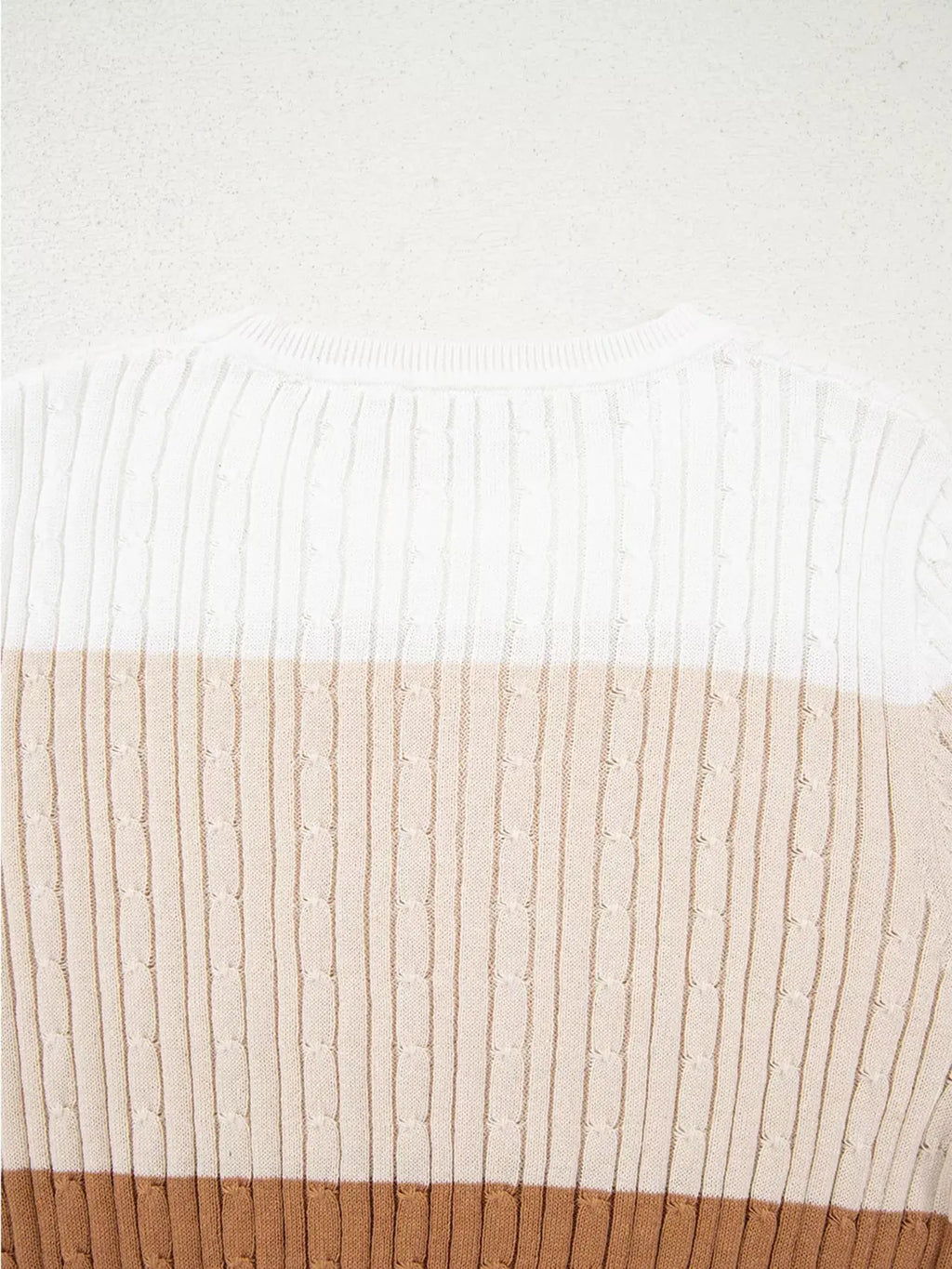 Colorblock Round Neck Cable Knit Sweater