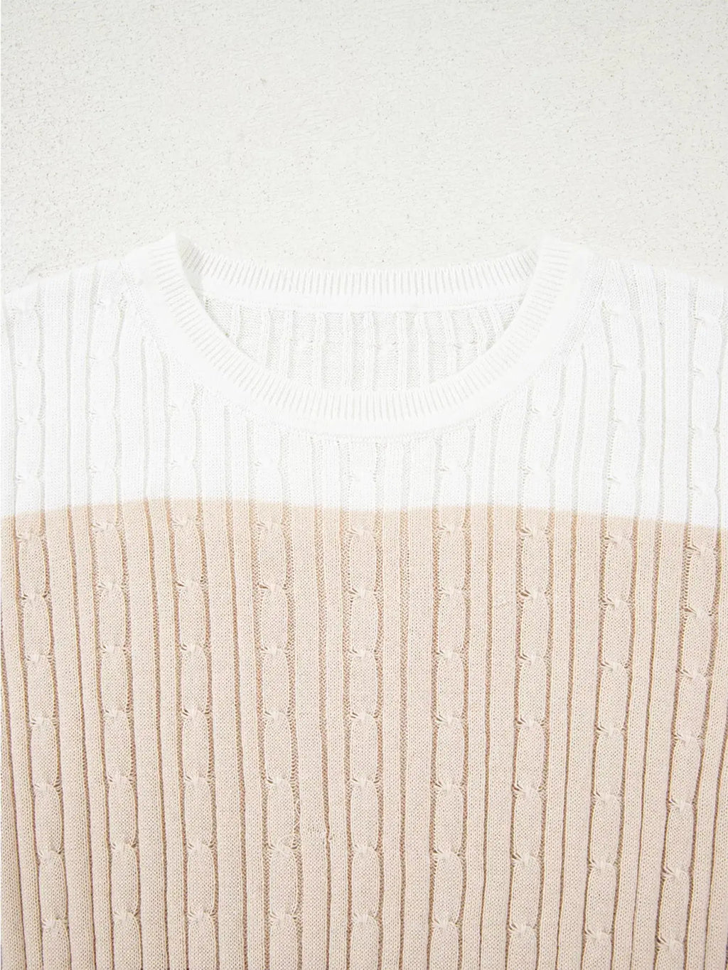 Colorblock Round Neck Cable Knit Sweater
