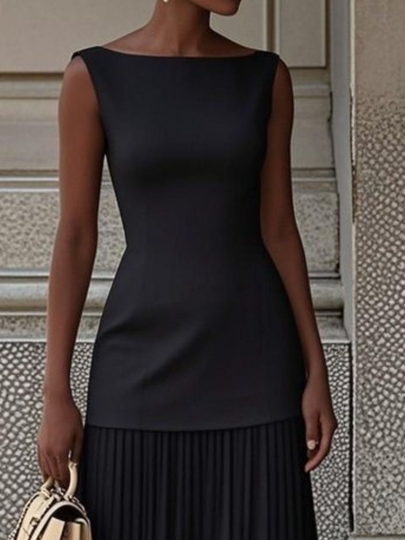 Elegant Sleeveless Pleated Maxi Dress